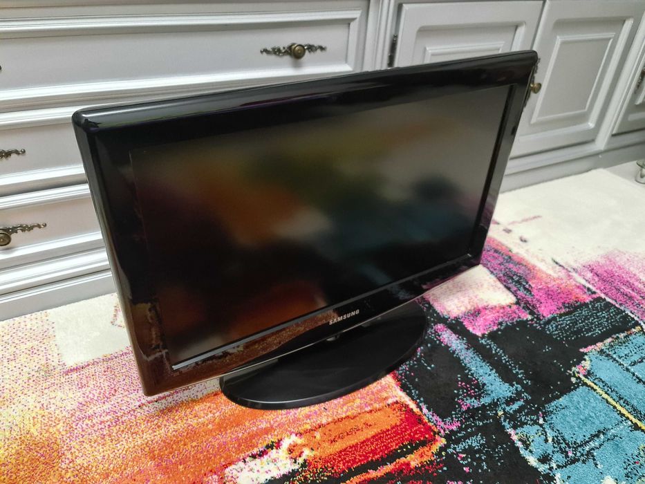 Vand 2 Televizoare (TV Samsung LE-26R81B/TV Philips, 28PHH4109 71cm