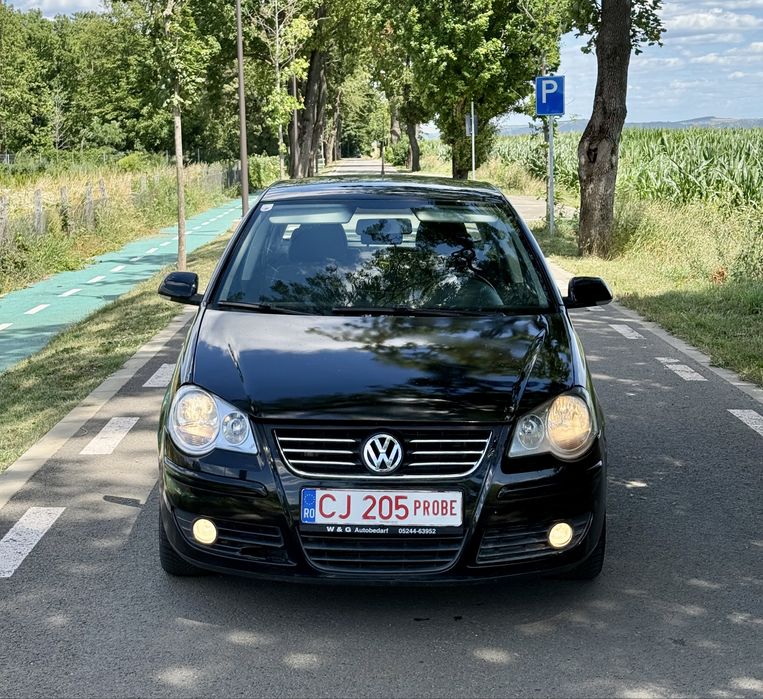 VOLKSWAGEN Polo