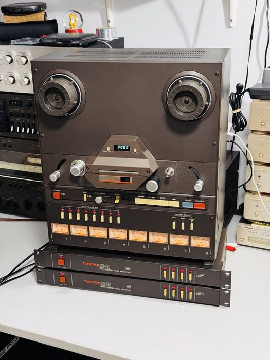 Magnetofon de studio TASCAM 38-8 piste, 2 unități DBX, accesorizat