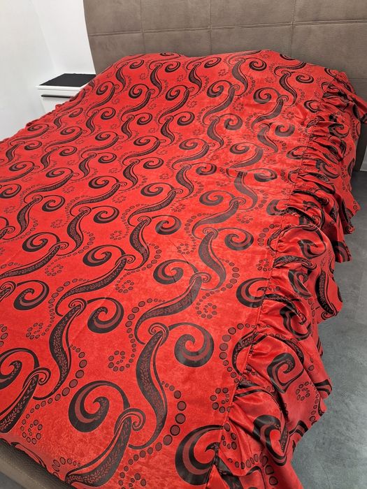 Vând draperii și covertura