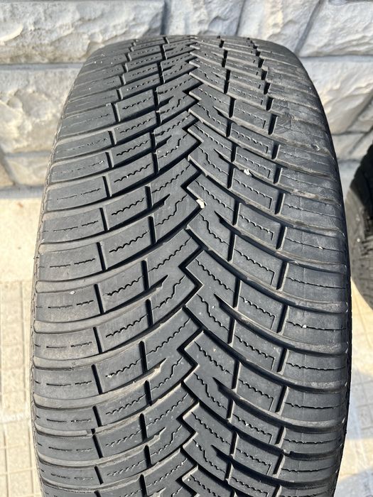 235/50/19 Пирели All season