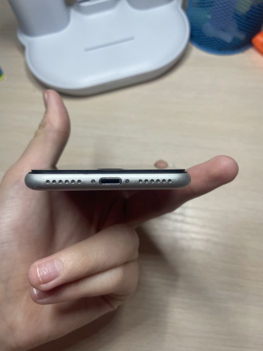 iPhone se 2020 // Белый // Идеал