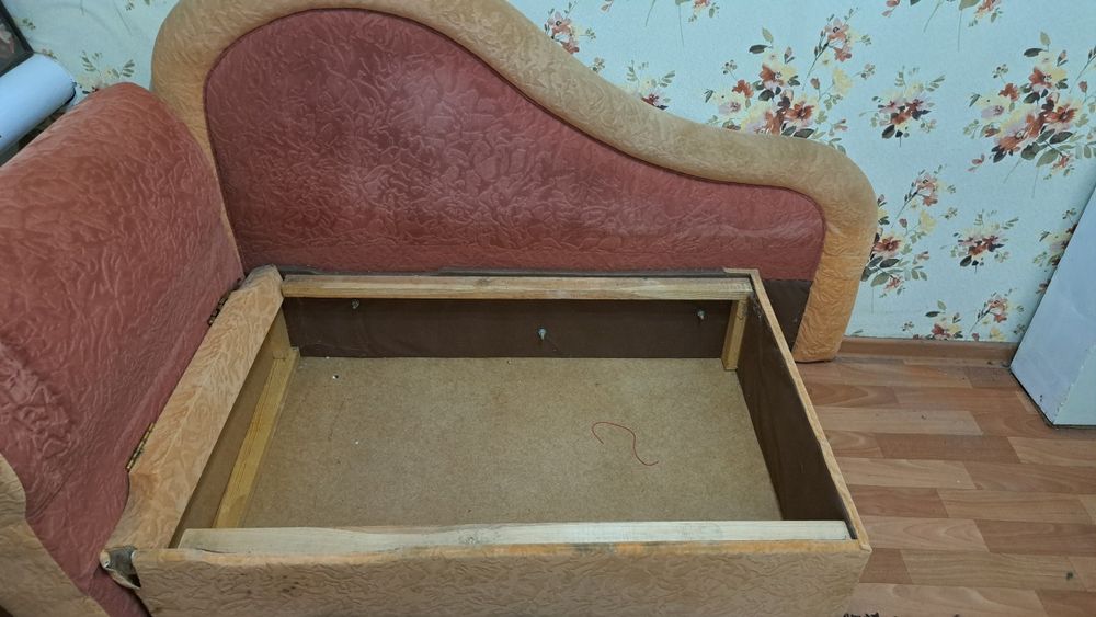 Продам диван , можно собрать/ разложить