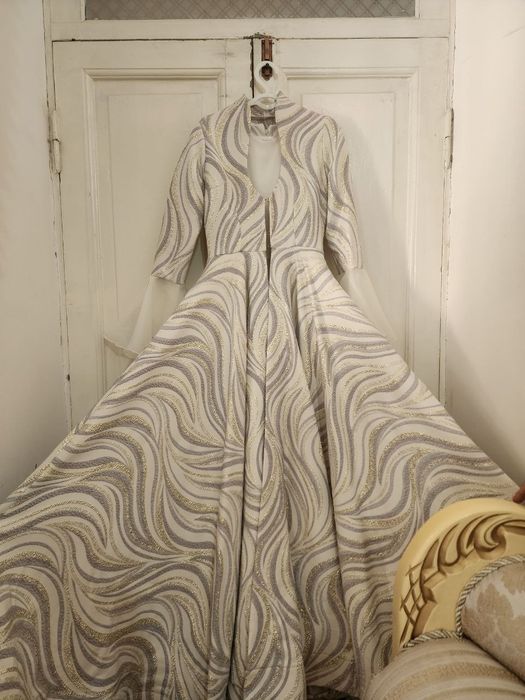 Maxsus tikilgan kelin koylak