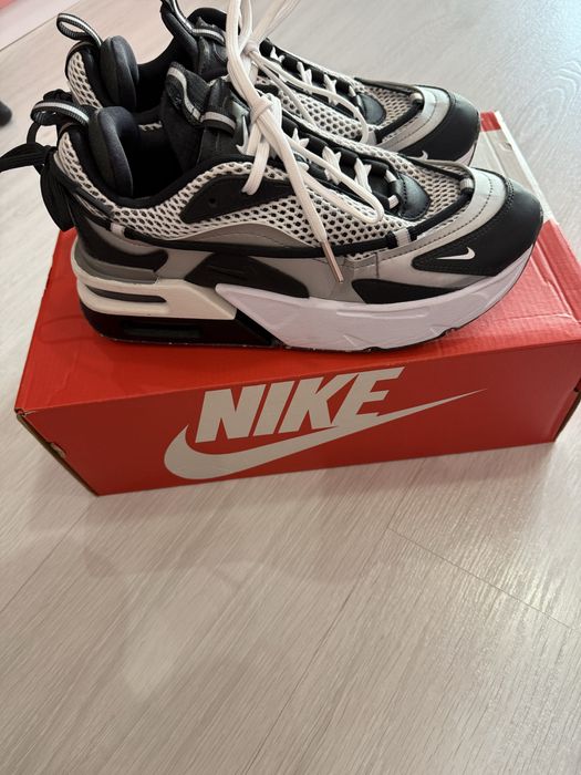 Маратонки Nike Firyosa