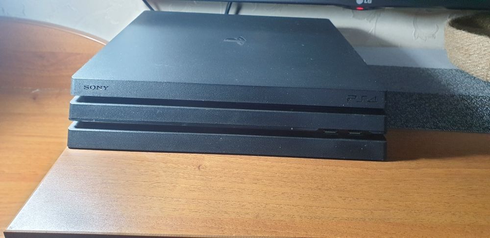 Sony PlayStation 4 PRO Б/У