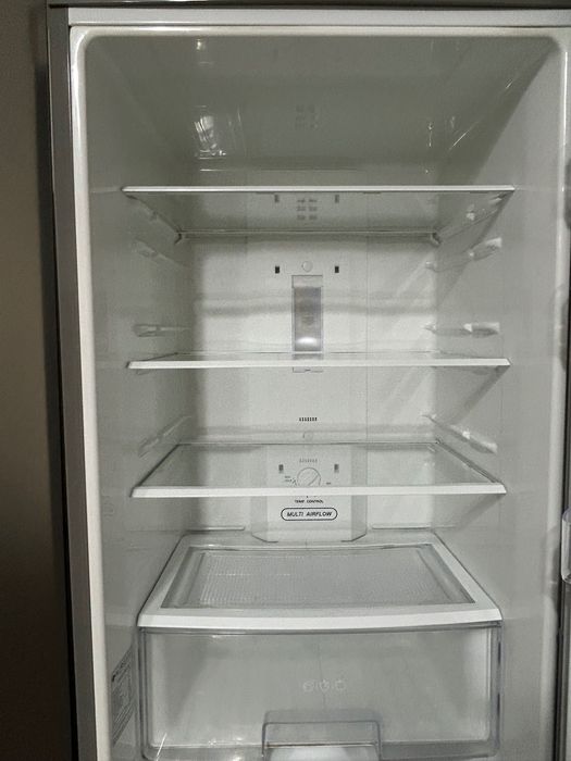 Холодильник LG в отличном состоянии