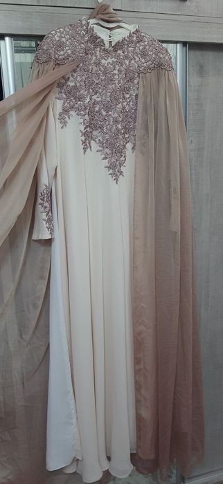 Vecherniy koyne, Веречнее платье