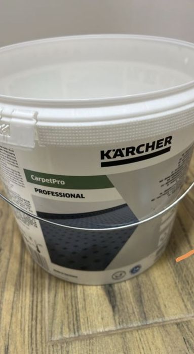 Продам моющий пылесос Karcher Puzzi 8/1