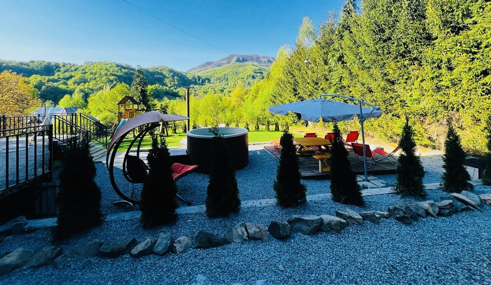 Cabana pentru inchiriat la munte cu acces la piscina