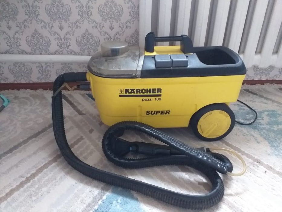 Продам профессиональное моющий пылесос KARCHER PUZZI  100