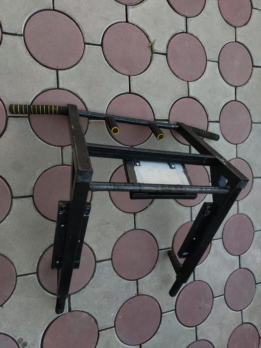 Турник на стенный