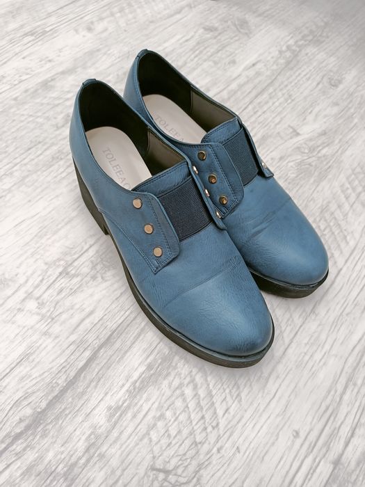 6 пар обуви размер 40