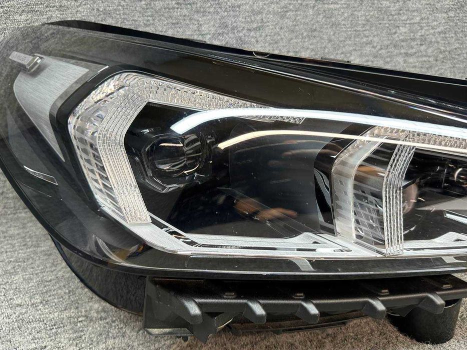 Far led adaptiv dreapta BMW X1 U11