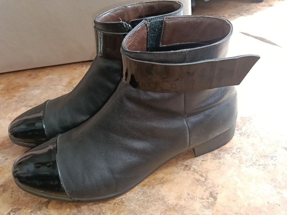Продам демисезонные сапоги
