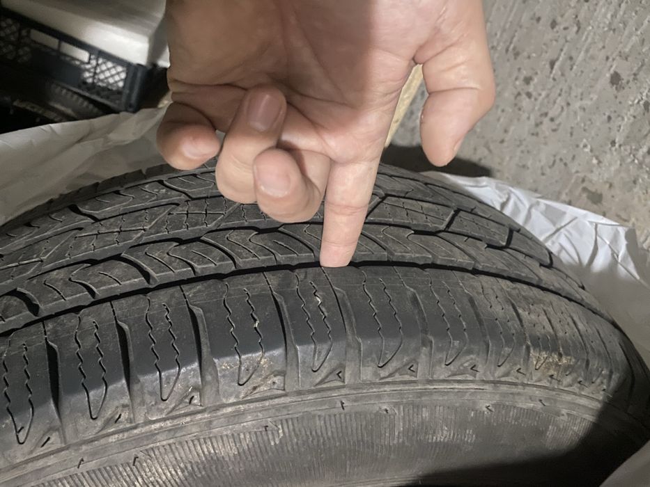 Продам всесезонные шины в очень хорошем состояние