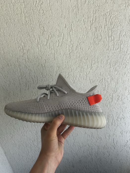 Yeezy 350 V2 Tail Light