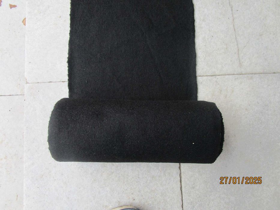 Автентичен, черен шаечен плат