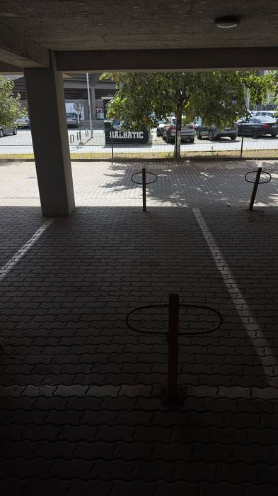 Închiriez parcare acoperită ARED UTA la R7