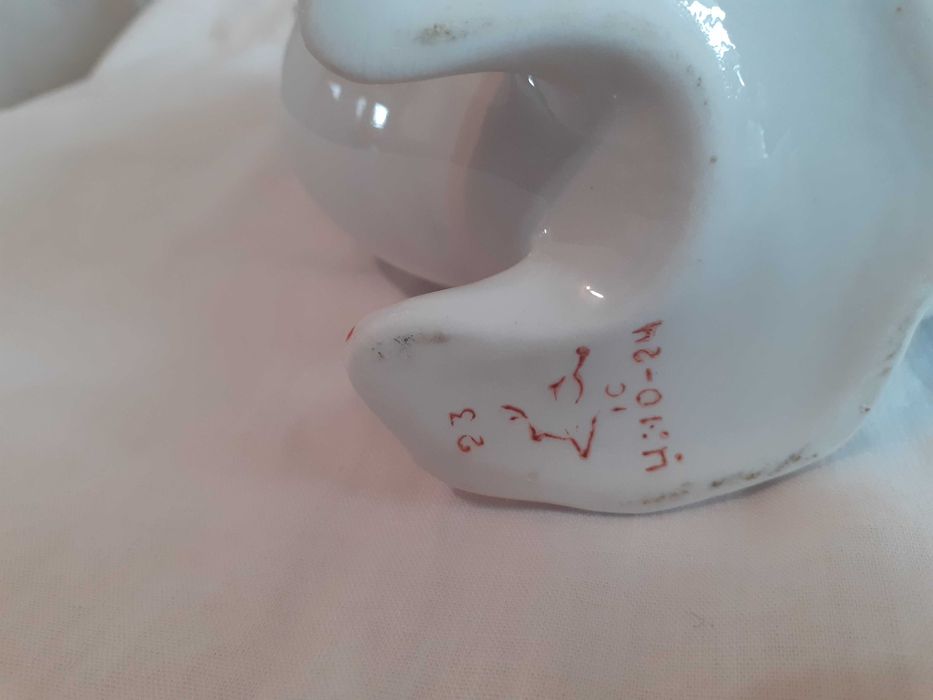 Продам статуэтку фарфоровый - штоф- графин "Рыба "