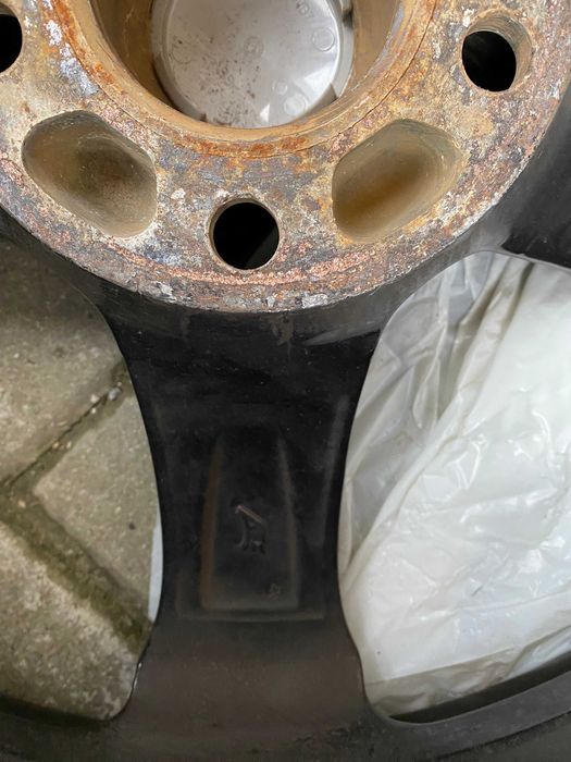 Hankook anvelope jante 235 40 R18 iarna