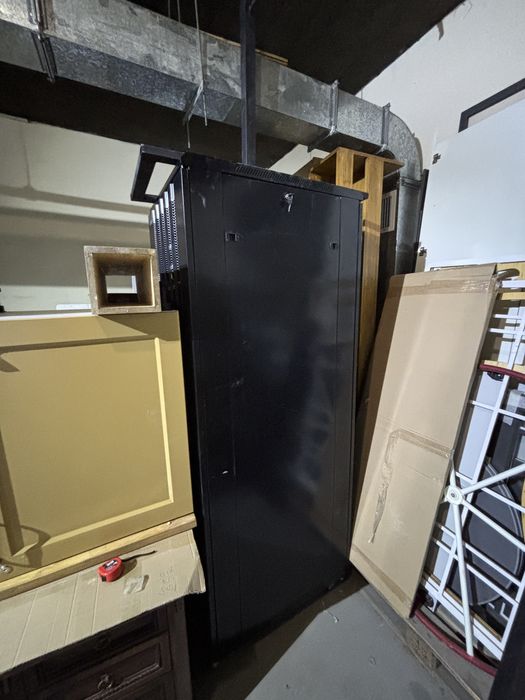 Шкаф серверная .