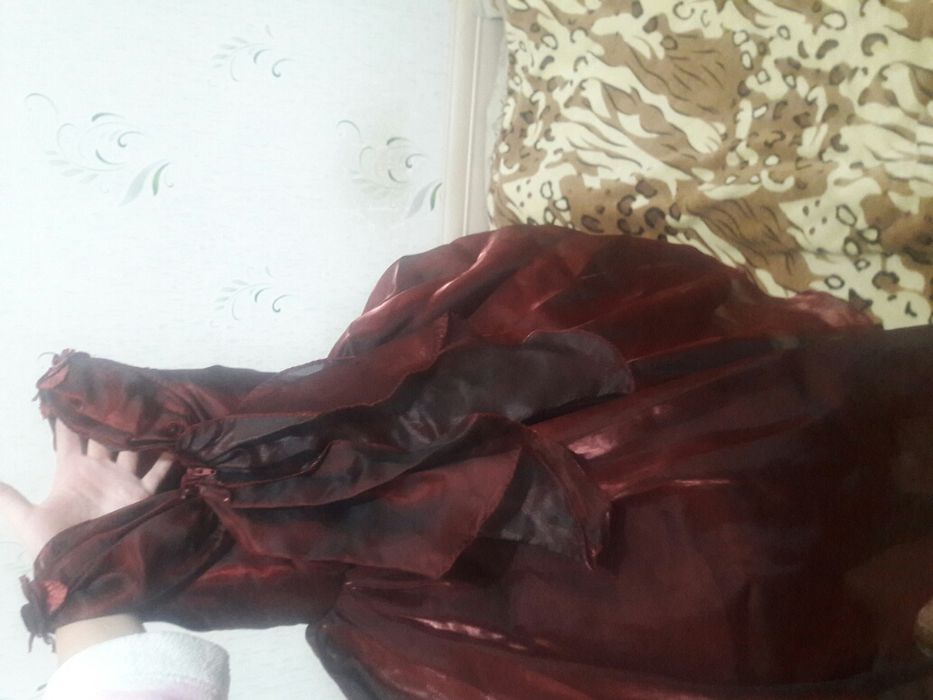 Продам платье шикарное