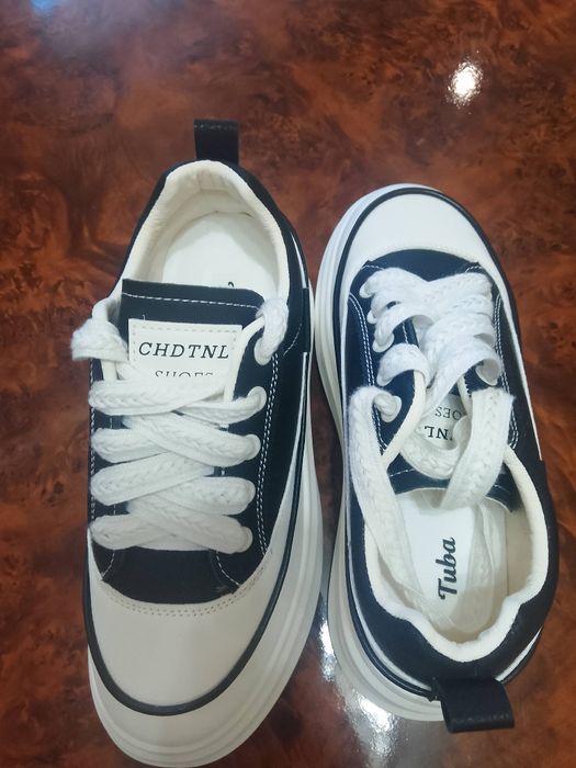 Кроссовки в отличном состоянии