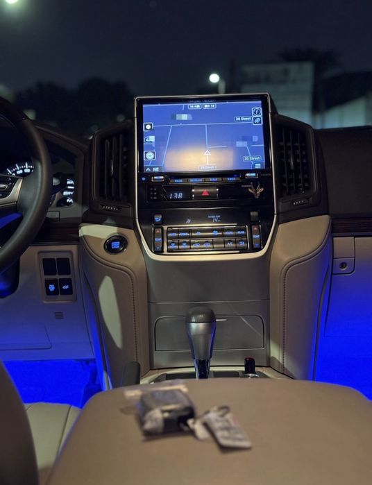 Toyota Land Cruiser 200