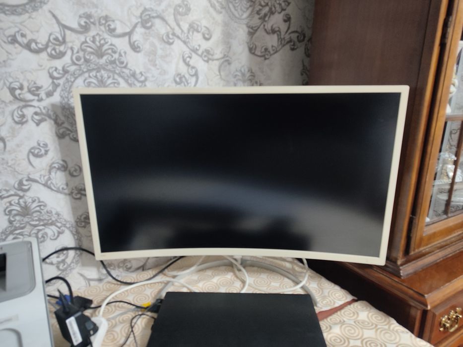 Продам монитор 32 диагональ