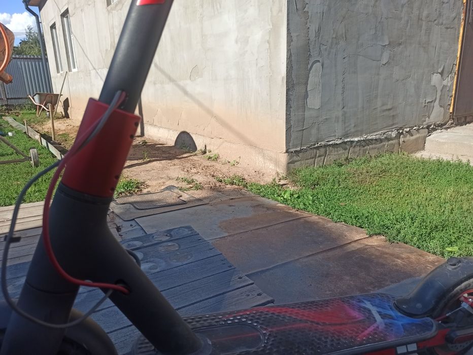 Продам самокат Xiaomi m365