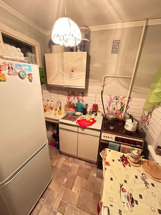 Продам 2 х. кв. 4/5 эт. 1981 гп. 8 мкр