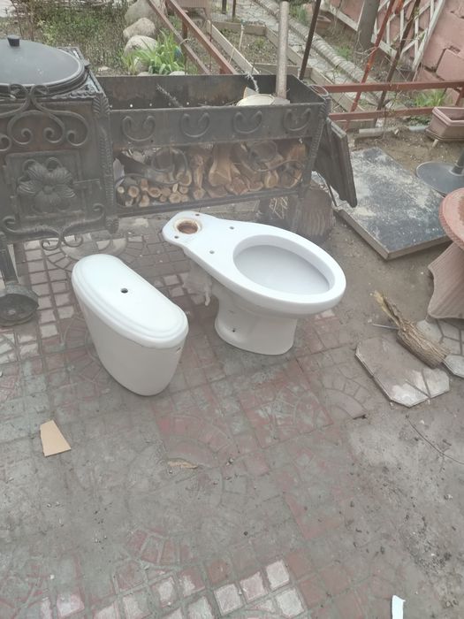 Продаётся Унитаз