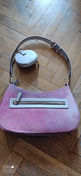 Дамска чанта GUESS