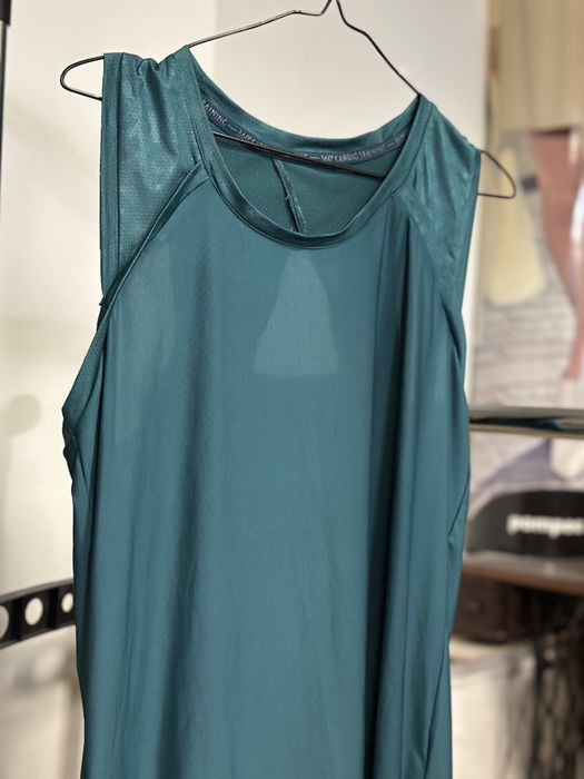 Спортен тъмно-зелен потник