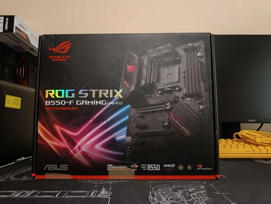 Дъно Asus Rog Strix B550-F Gaming (Wi-fi) + Процесор AMD Ryzen 7 5800X