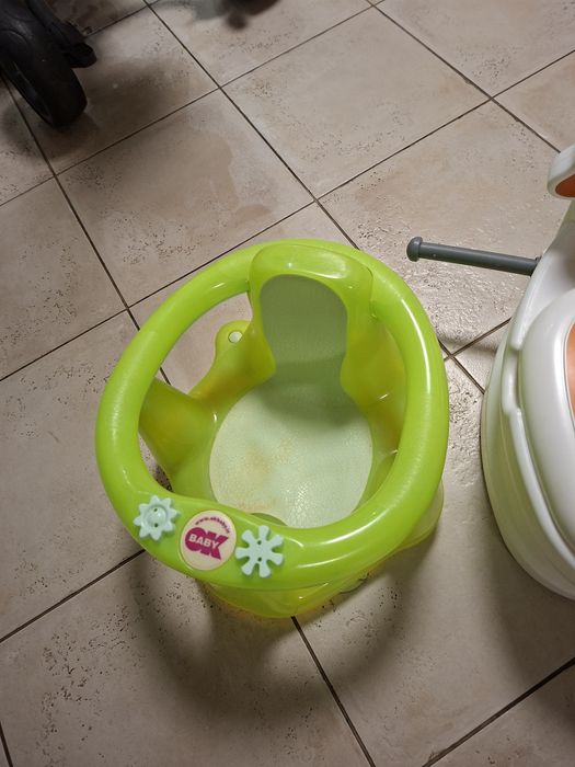 Olita si scaunel de baie