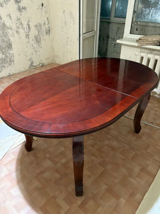 Стол большой гостинный