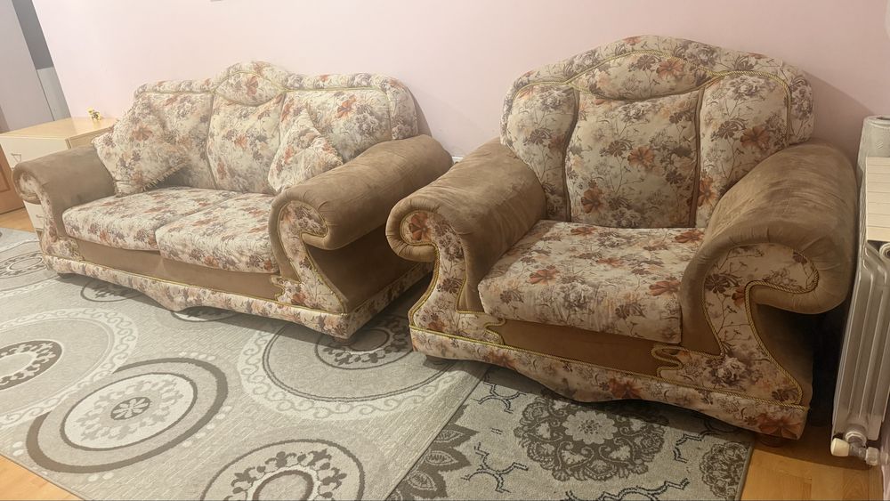 Отдам комплект диванов даром. Самовывоз!