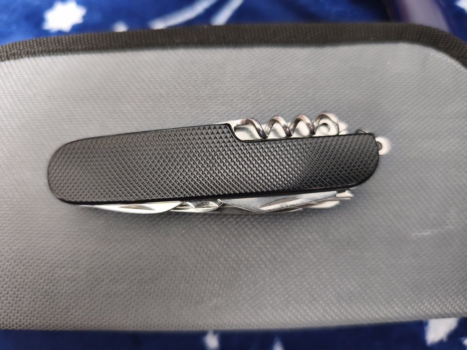 Briceag Multifuncțional Westfalia 15 în 1
Stare produs: NOU, în cutia originală (sigilat/nefolosit).