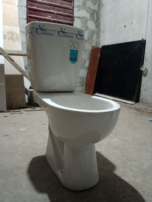 Продаю комплект: умывальник и унитаз