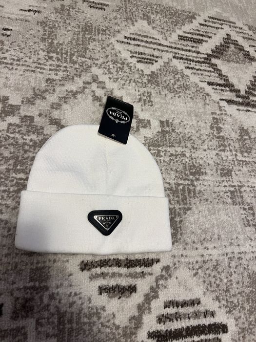 Fes dama/barbat noi cu eticheta