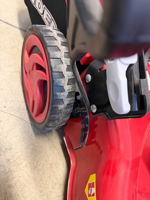 Косачка бенз. самоход 3.2kW 53cm 21" 60L 2500m2 RD-GLM10