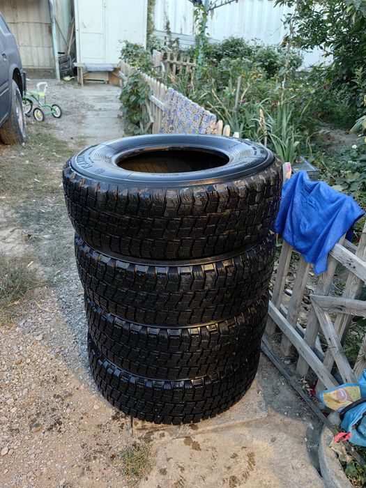 Шины 235 / 75 R15