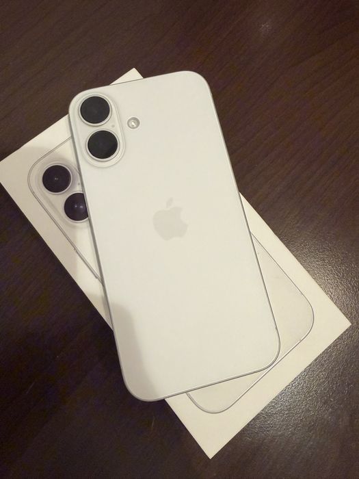 Iphone 16 128 GB baterie 100%