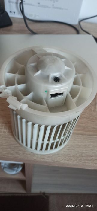 Вентилатор за охлаждане на климатика