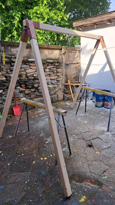 Детска люлка дървена