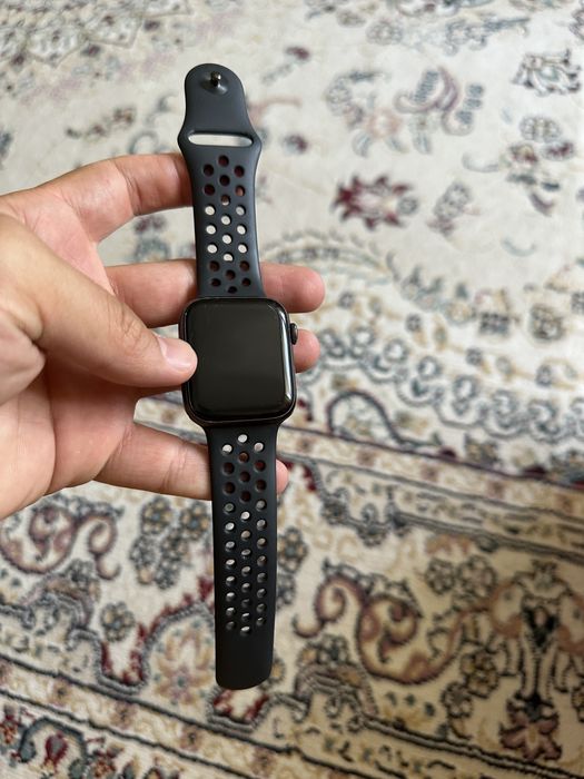 Apple Watch SE (1-го поколения) — Nike Edition (Без обмена)