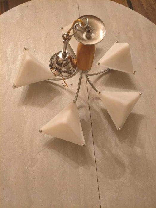 продам люстру 5 рожковую