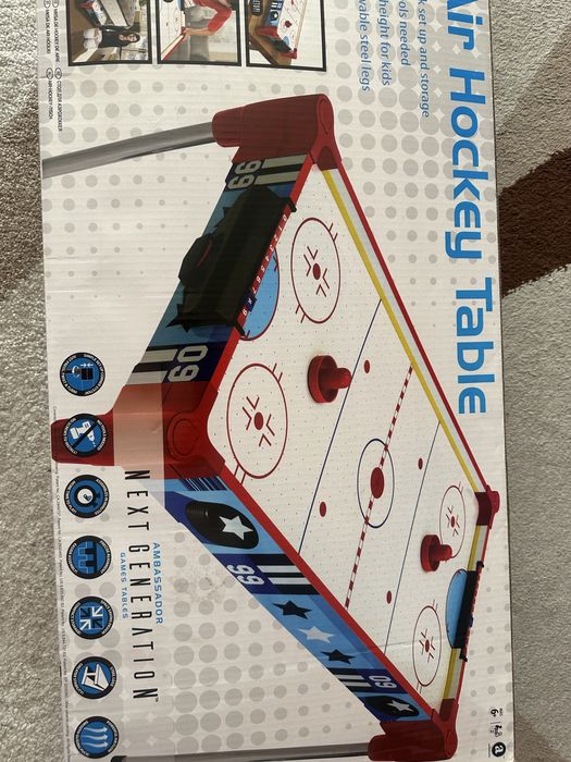 Въздушен хокей на маса